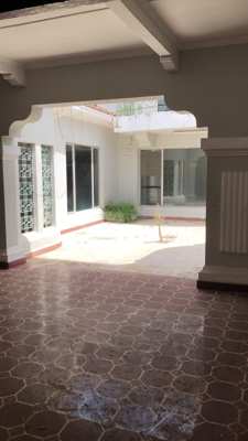 Foto 009 — Pisos e interiores