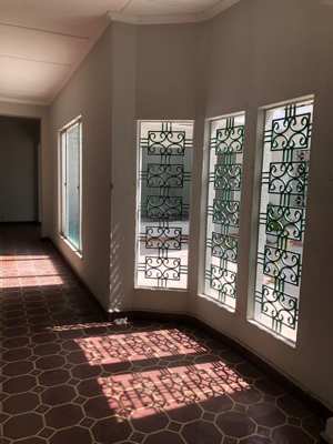 Foto 096 — Puertas, ventanas y herrería