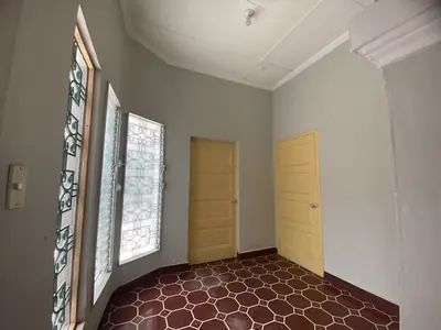 Foto 402 — Puertas, ventanas y herrería